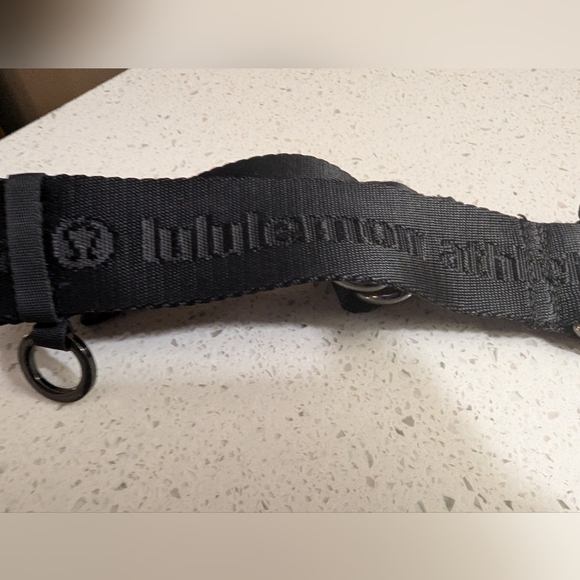 Lululemon Crossbody Sling Utility Fanny Pack Dog Walking Bag, black - Picture 9 of 15